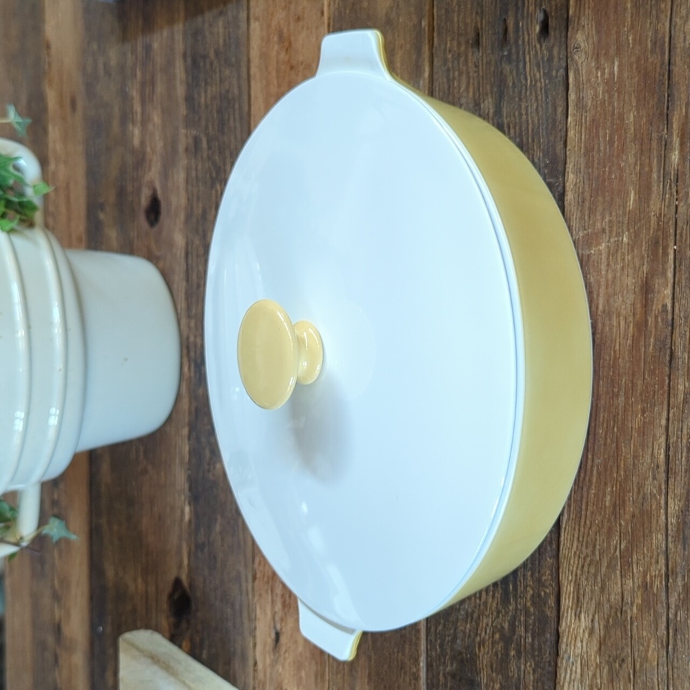 LIKE NEW! Vintage Corning Ware Buttercup Yellow 10" Skillet B-10-B with Lid